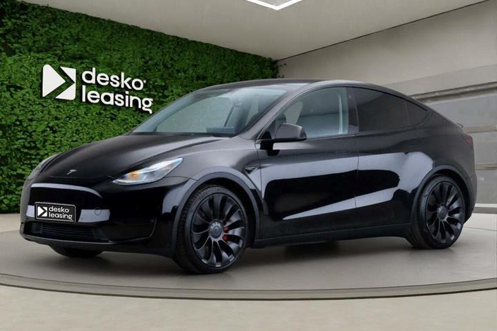 undefined Tesla Model Y fra 2022 set udefra