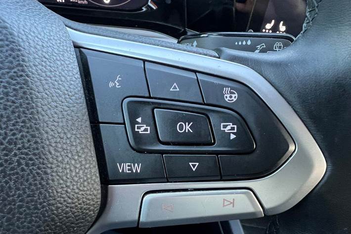 Hvid VW Golf VIII fra 2021