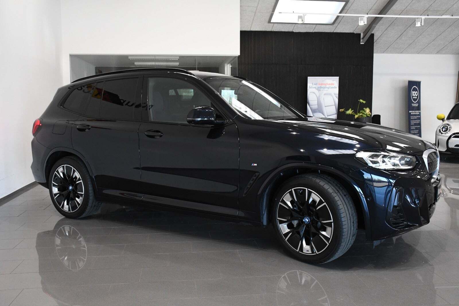 BMW iX3 Charged Plus M-Sport