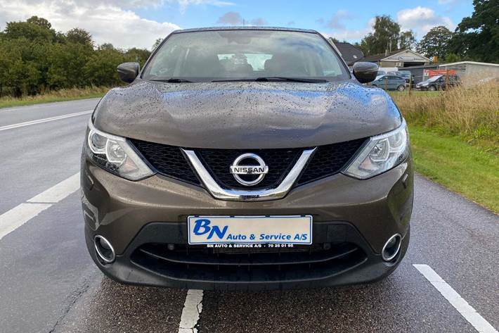 Brun Nissan Qashqai fra 2017