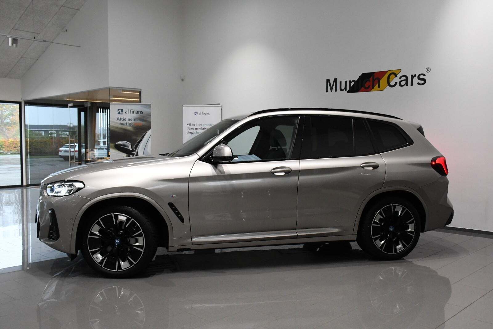 BMW iX3 Charged Plus M-Sport