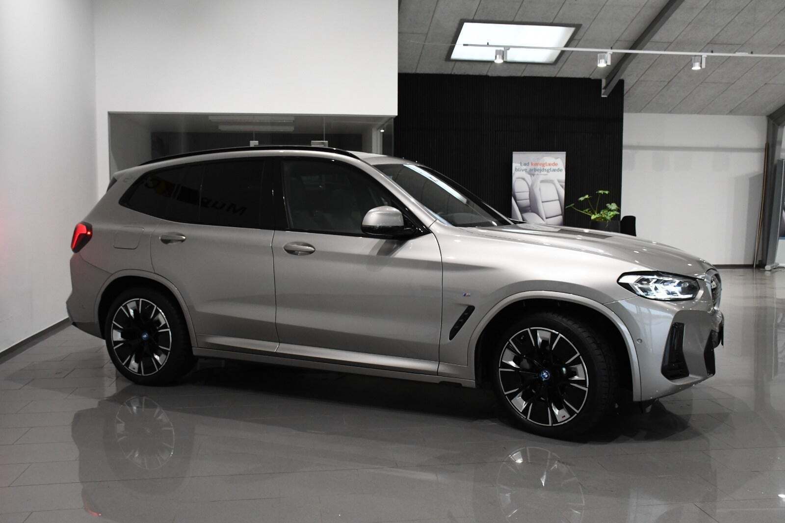 BMW iX3 Charged Plus M-Sport