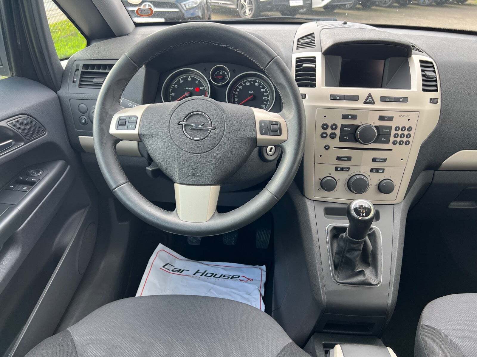 Sort Opel Zafira fra 2008