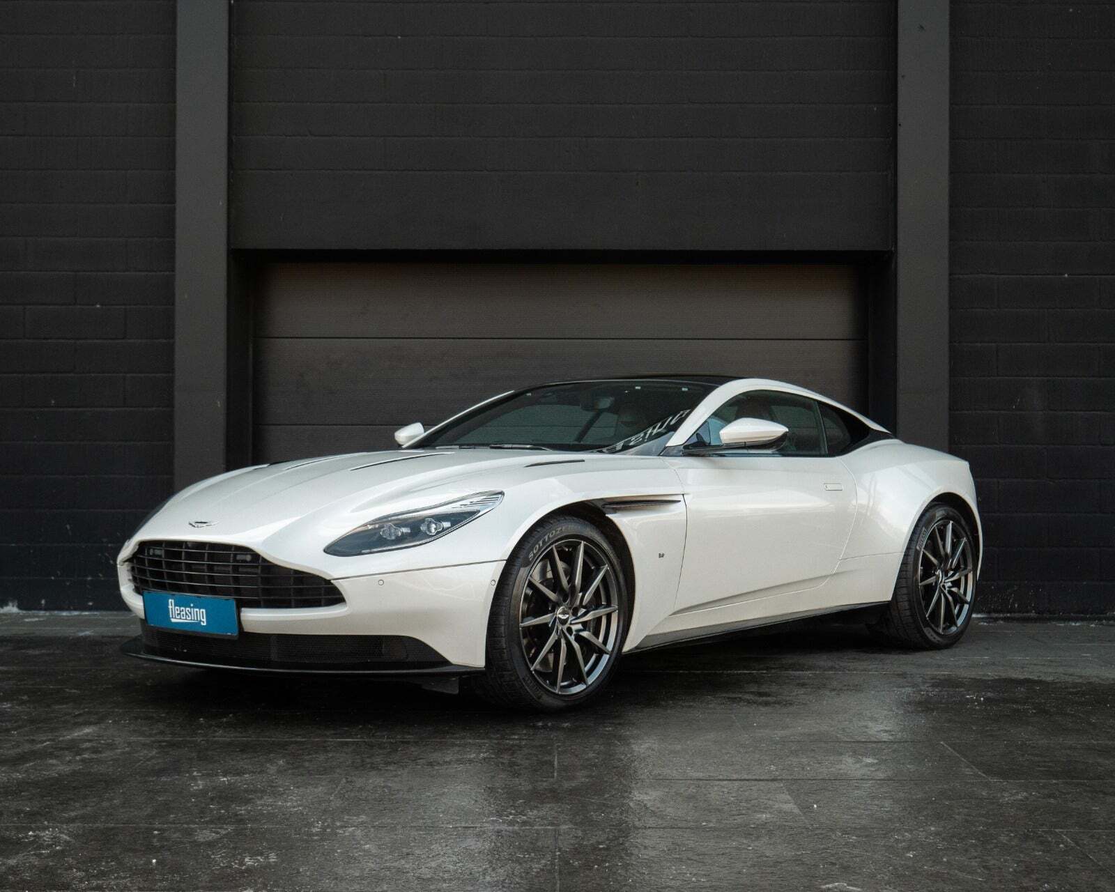 Aston Martin DB11 5,2 V12 Coupé aut.