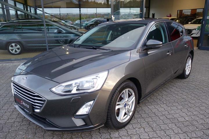 Grå Ford Focus fra 2019 set udefra