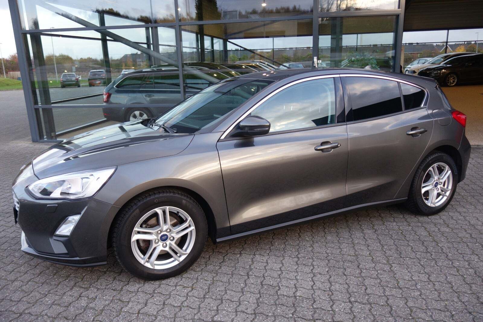 Grå Ford Focus fra 2019