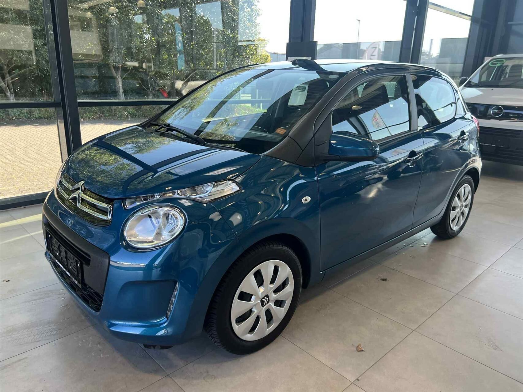 Citroën C1 1,0 VTi Shine 72HK 5d