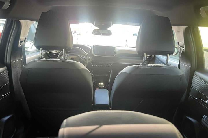 Sort Peugeot 2008 fra 2024