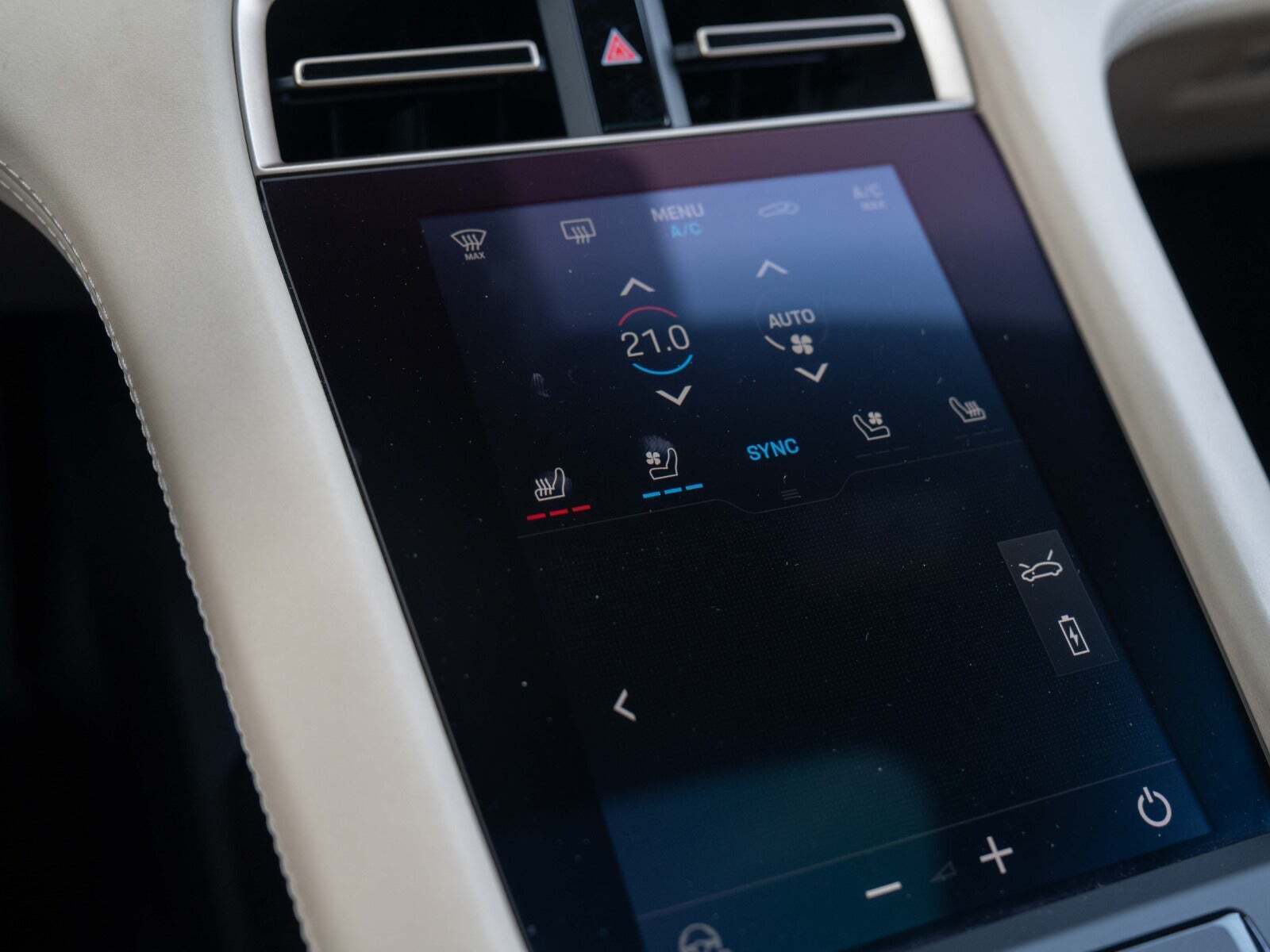 Blå Porsche Taycan Turbo S fra 2022