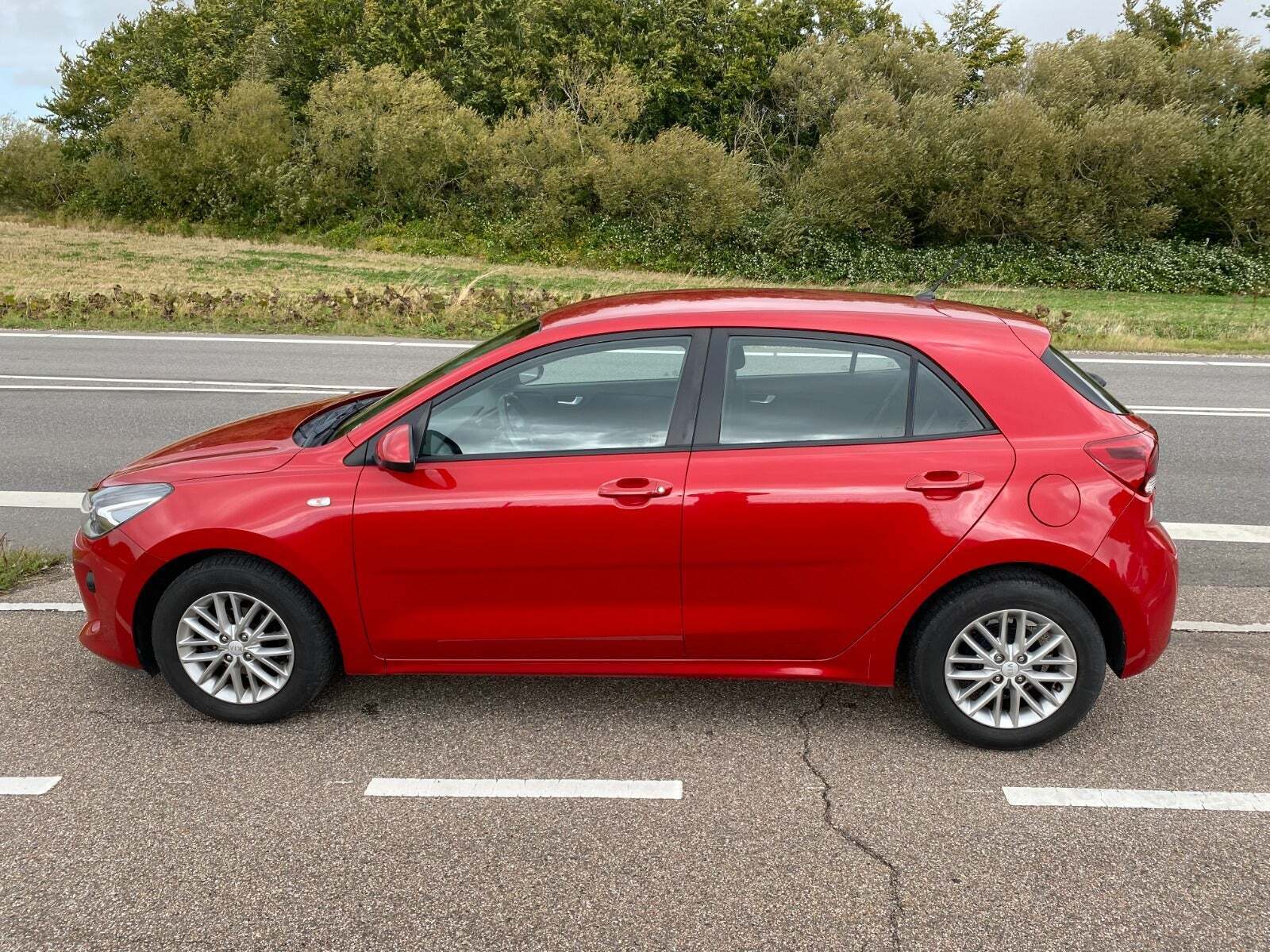 Rød Kia Rio fra 2018
