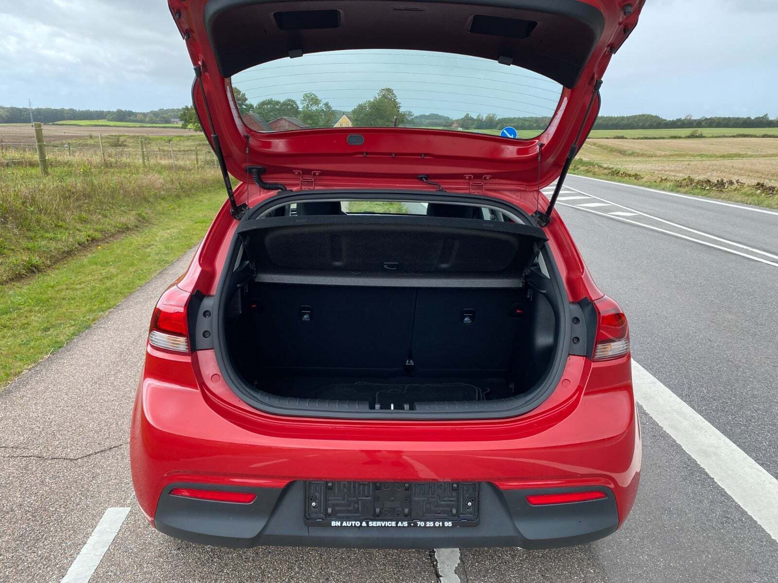 Rød Kia Rio fra 2018