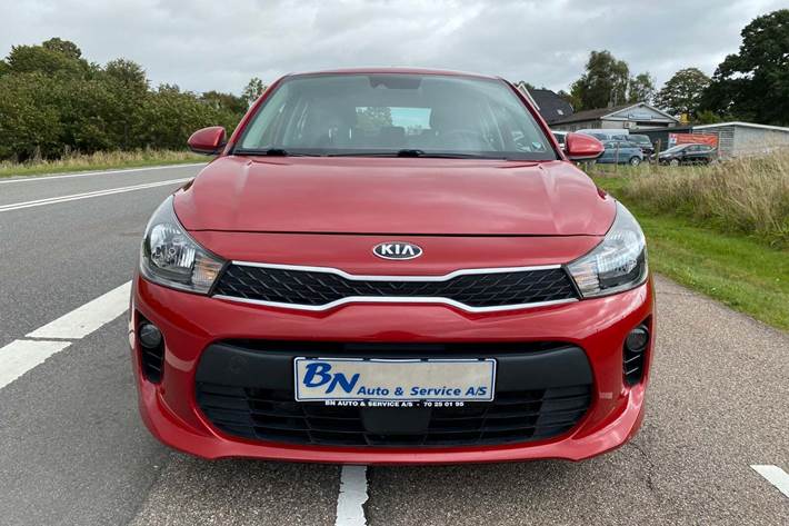 Rød Kia Rio fra 2018