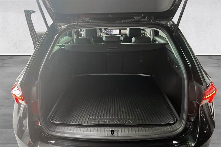 Sort Skoda Octavia fra 2022