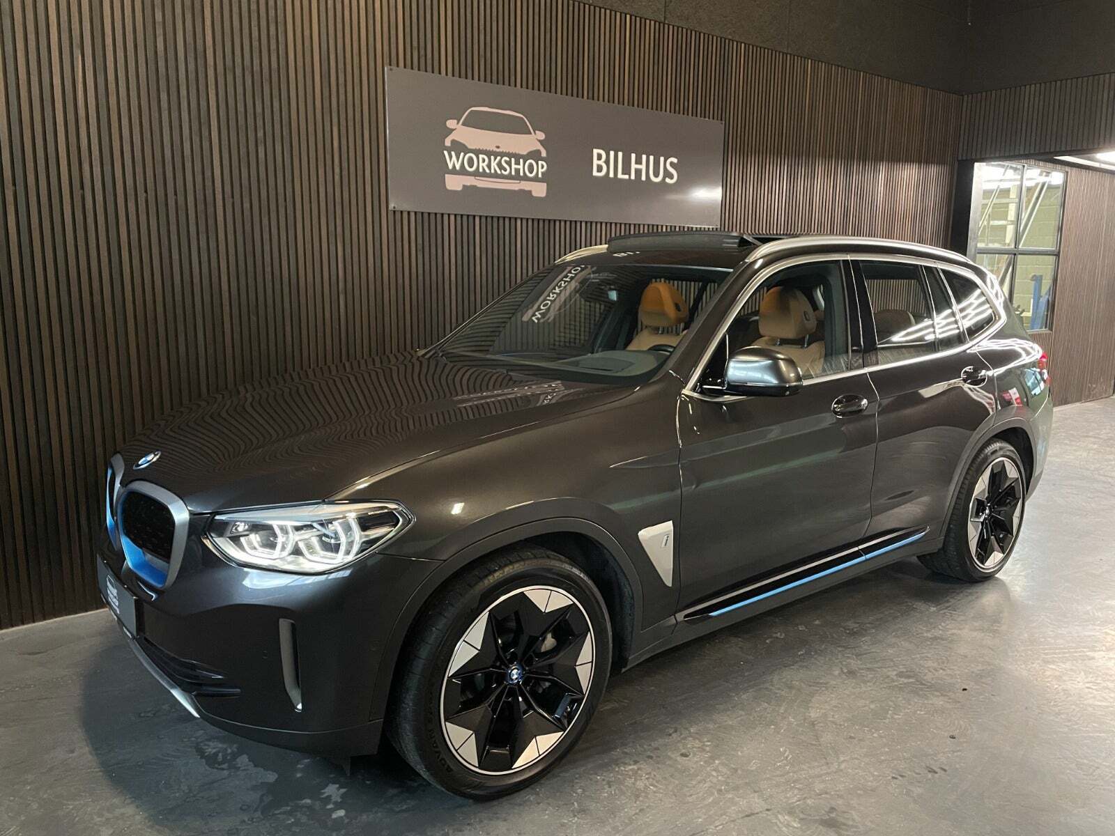 BMW iX3 Charged Plus