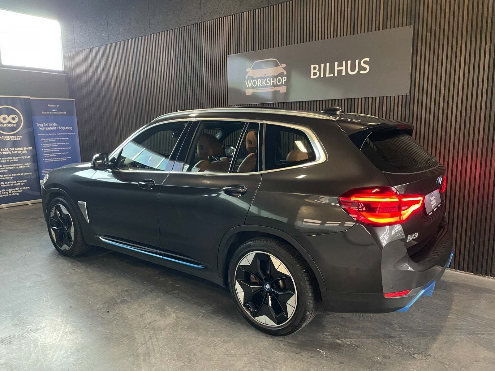 BMW iX3 Charged Plus