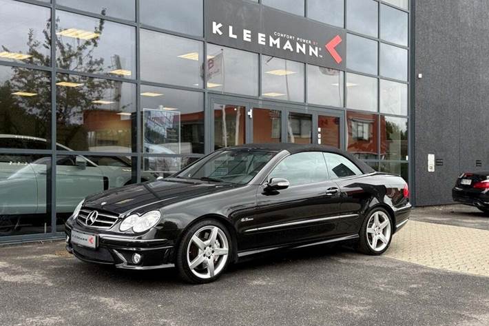 Sort Mercedes CLK63 fra 2007 set udefra