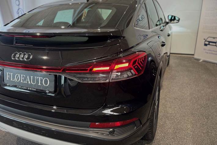 Grøn Audi Q4 e-tron fra 2024