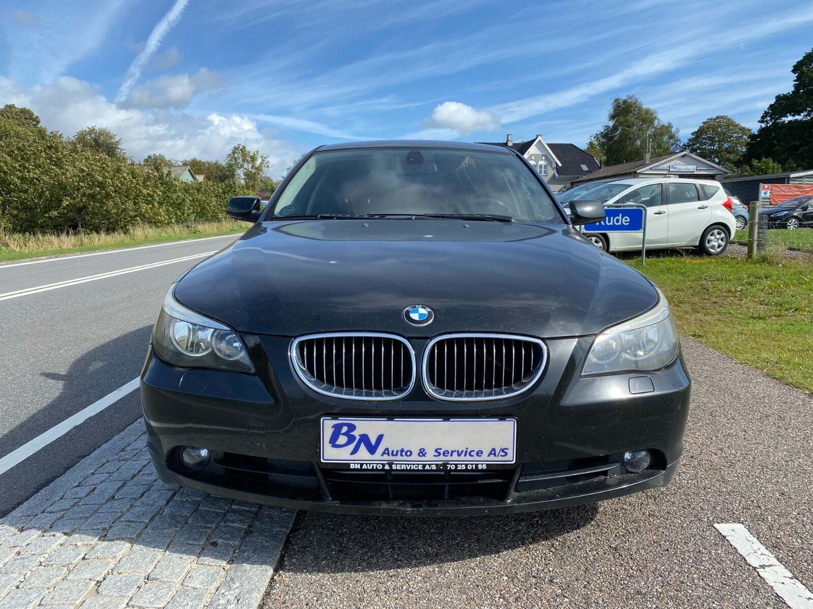 Sort BMW 525i fra 2007