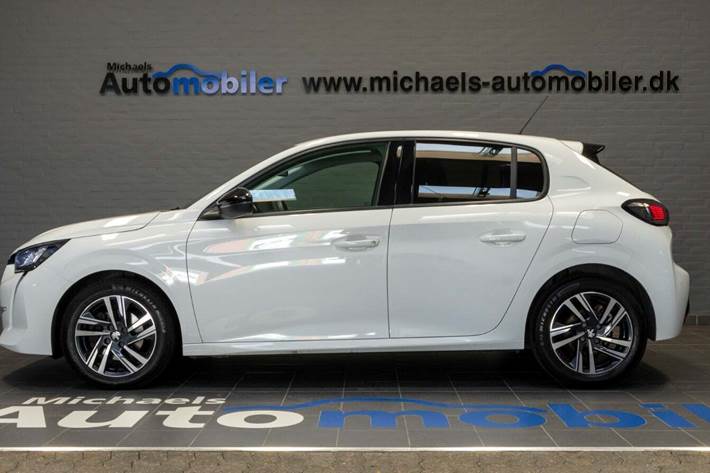 Hvid Peugeot 208 fra 2023