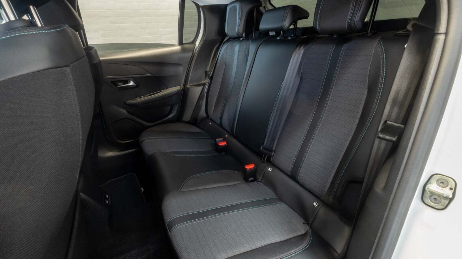 Hvid Peugeot 208 fra 2023