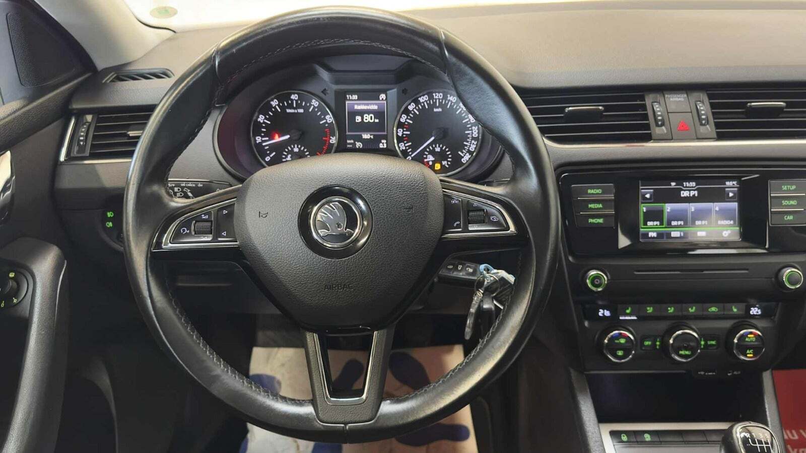 Brun Skoda Octavia fra 2016