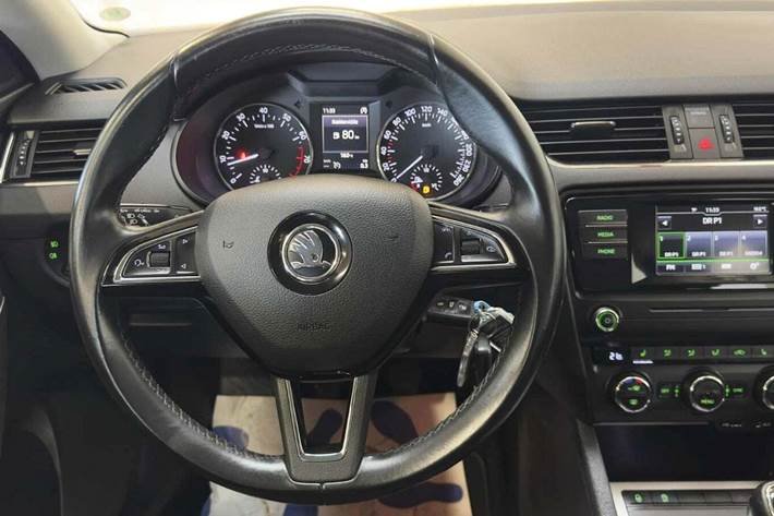 Brun Skoda Octavia fra 2016