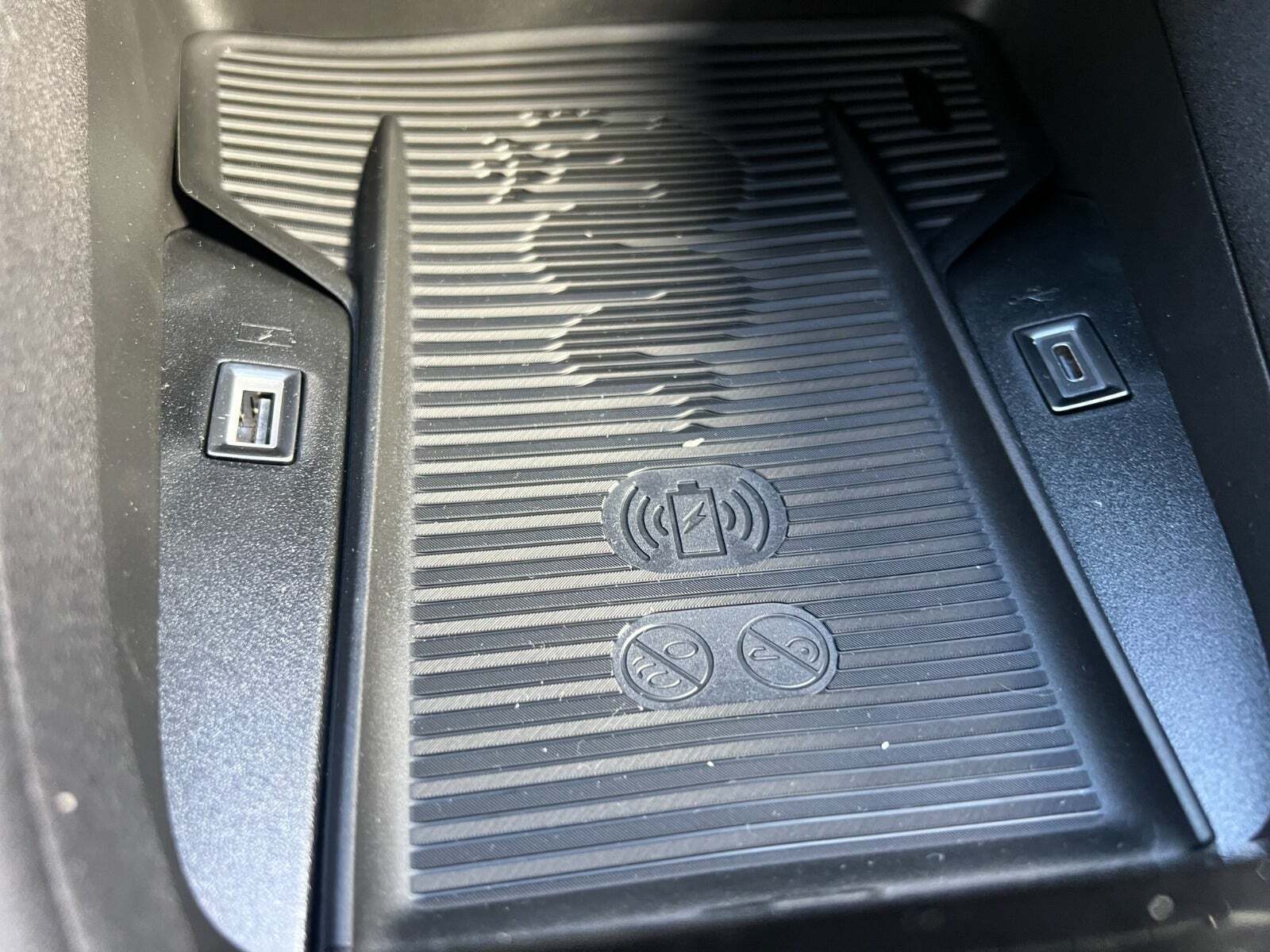 Sort Alfa Romeo Junior fra 2025