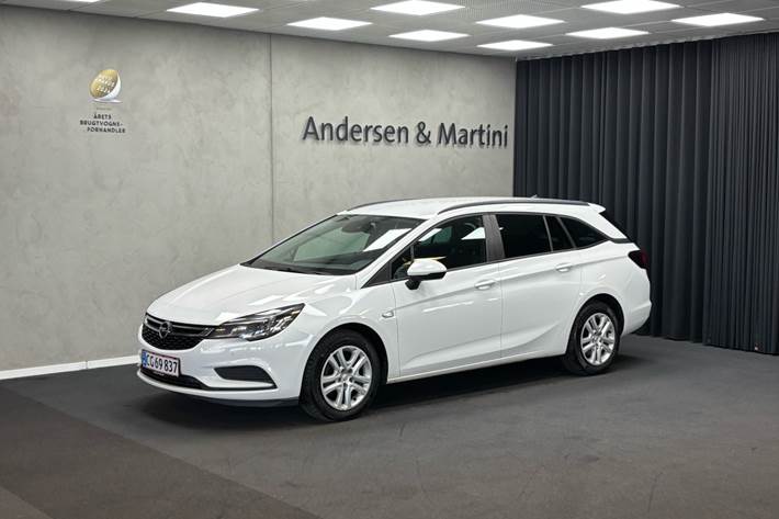 Hvid Opel Astra fra 2016