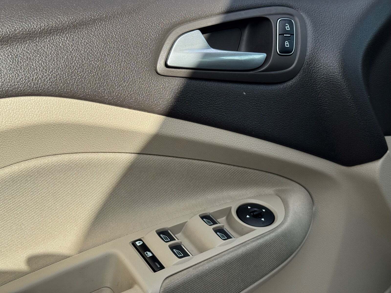 Orange Ford Grand C-Max fra 2018