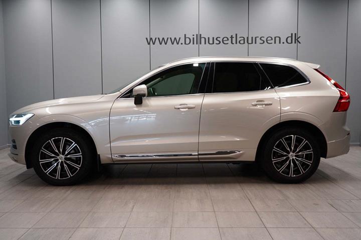 Beige Volvo XC60 fra 2020