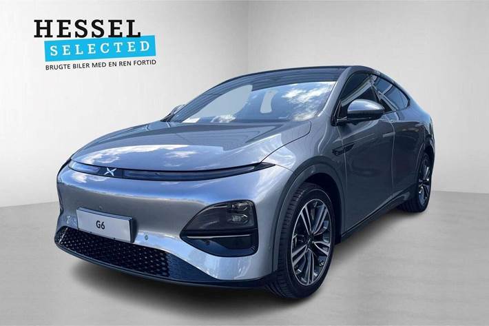 Grå Xpeng G6 fra 2024 set udefra