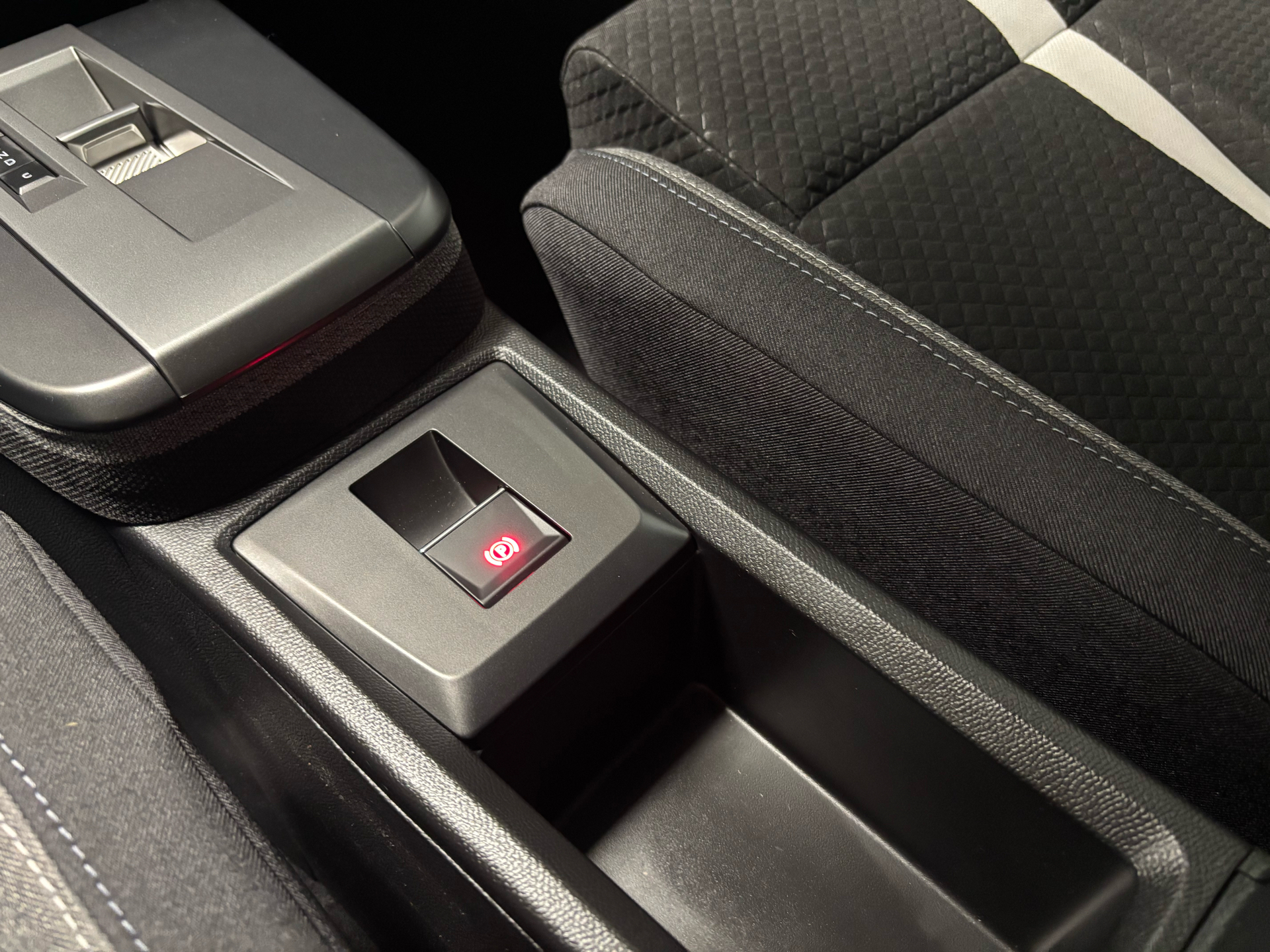 Grøn Opel Frontera fra 2025