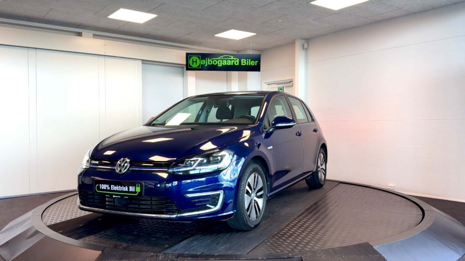 Blå VW e-Golf VII fra 2020 set udefra