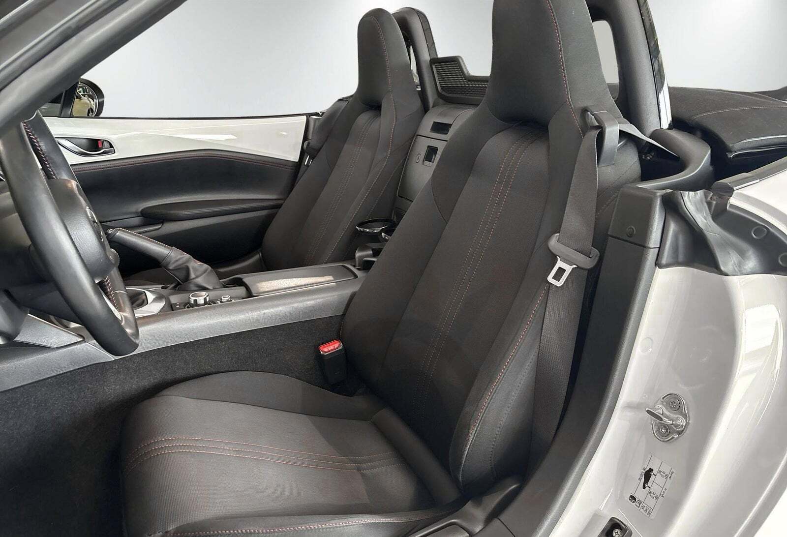 Hvid Mazda MX-5 fra 2016