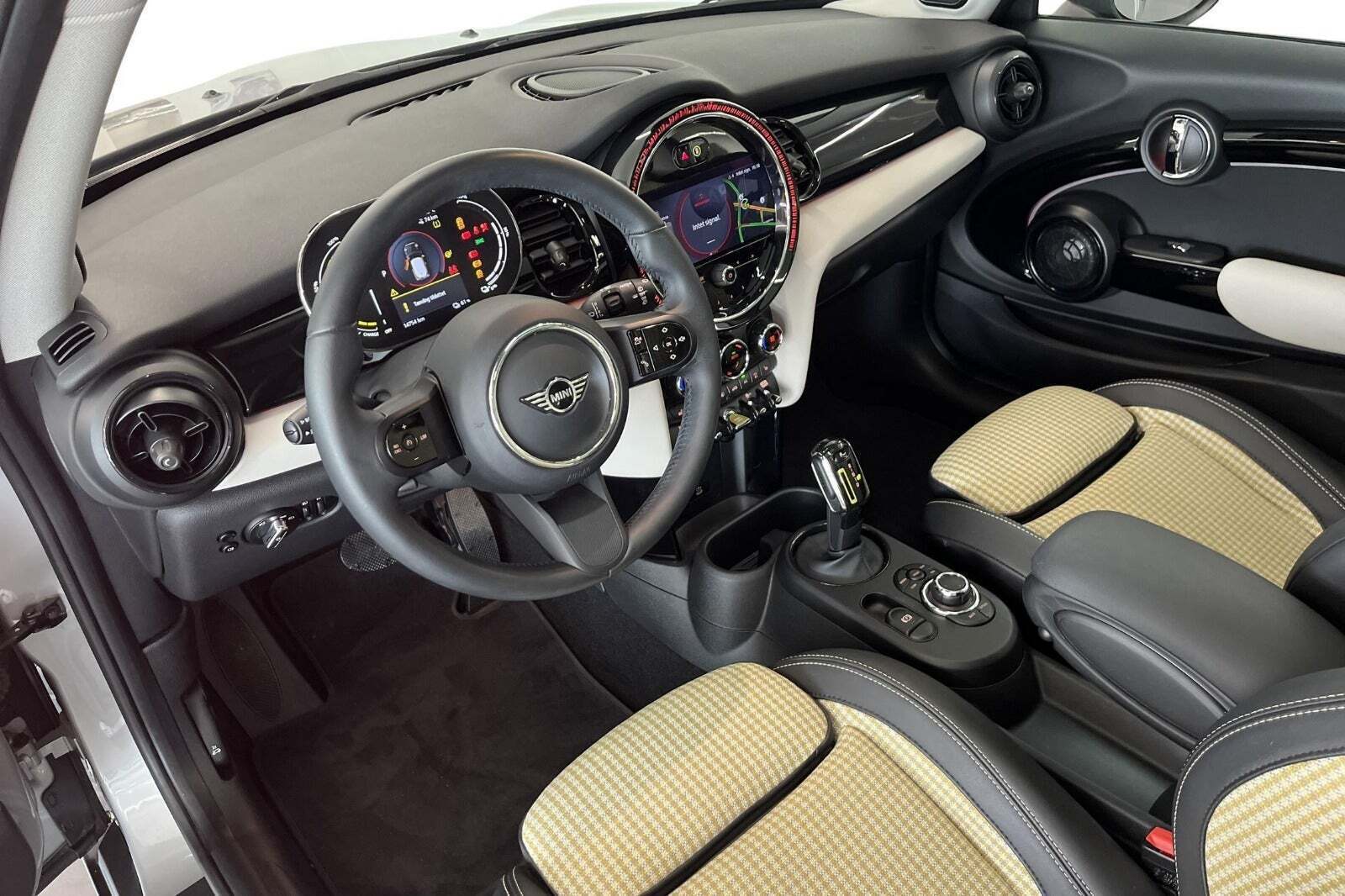 Mini Cooper SE Essential