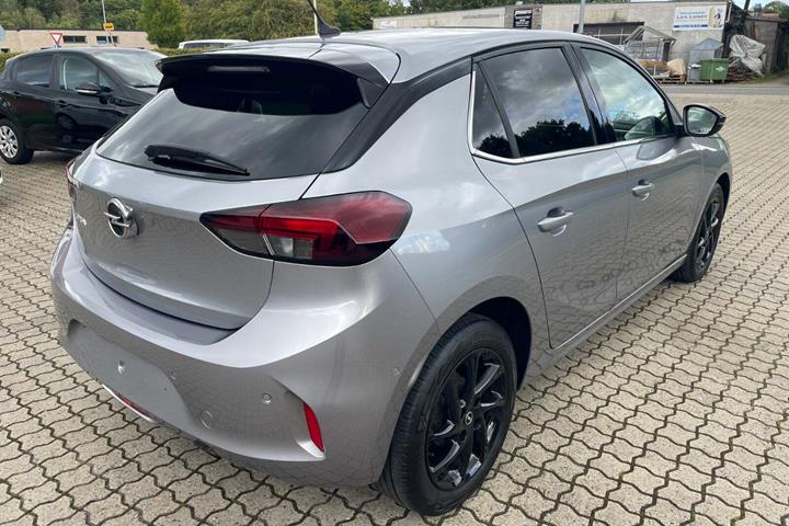 Grå Opel Corsa fra 2020