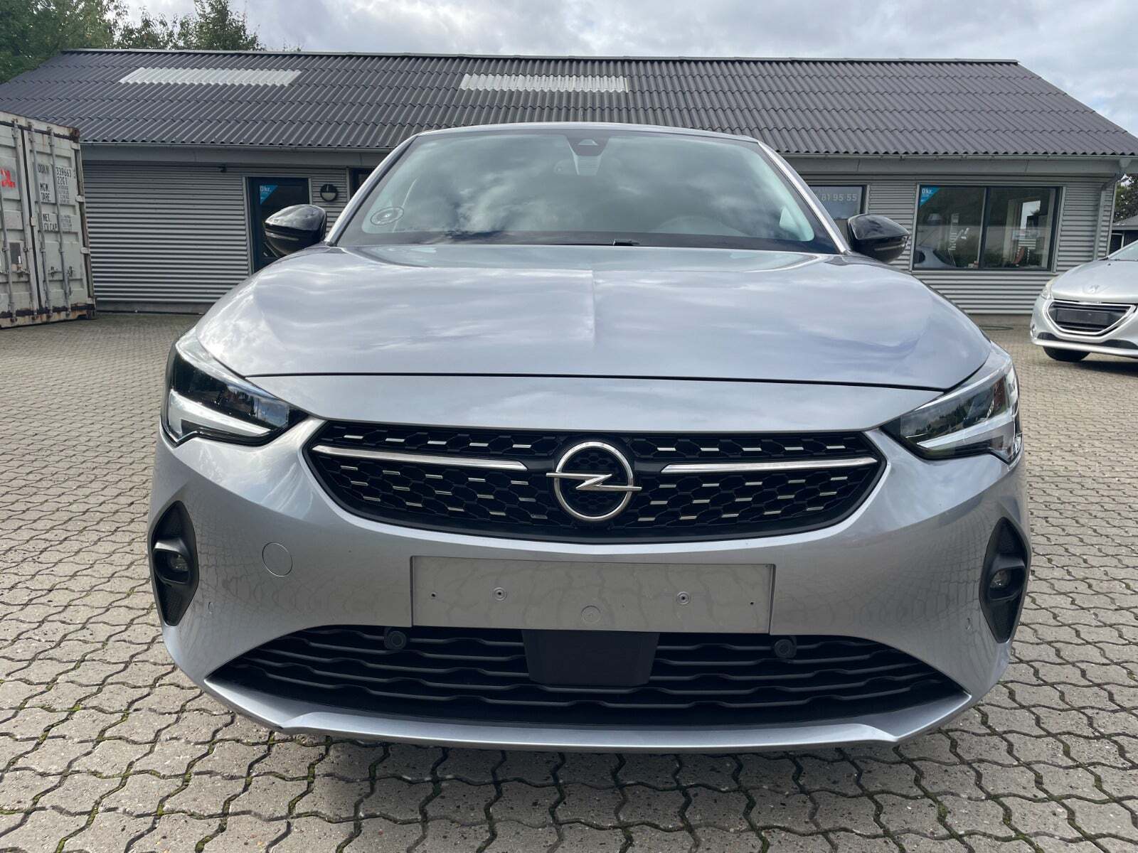Grå Opel Corsa fra 2020