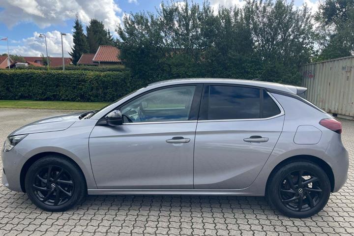 Grå Opel Corsa fra 2020