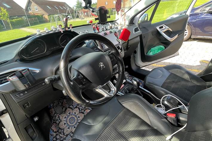 Hvid Peugeot 2008 fra 2014