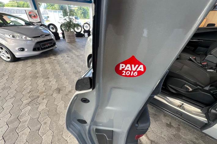 Orange Ford B-MAX fra 2012