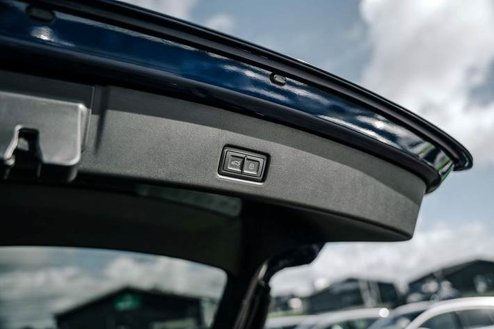 Blå Audi Q4 e-tron fra 2023