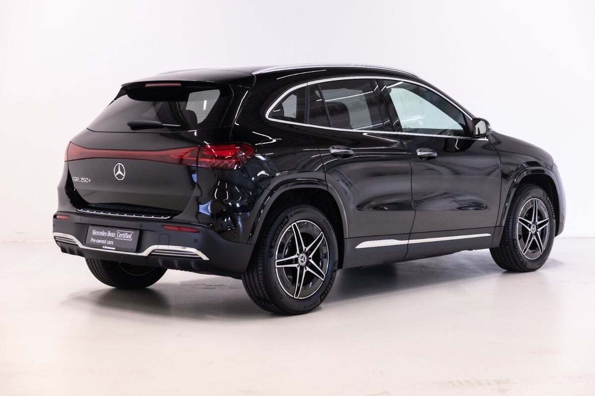 Sort Mercedes EQA250+ fra 2025