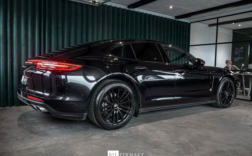 Porsche Panamera 4S