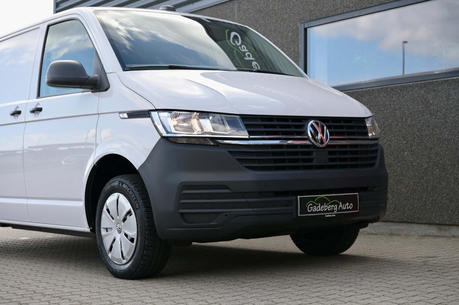 VW Transporter 2,0 TDi 150 Kassevogn DSG lang