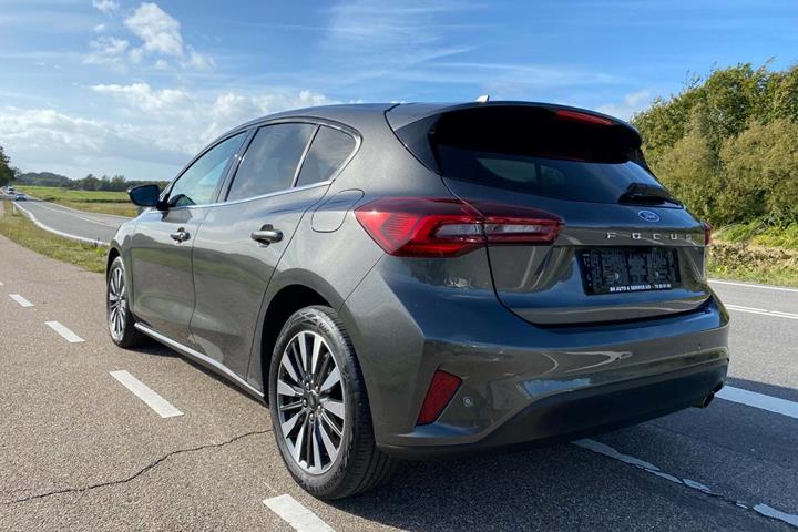 Grå Ford Focus fra 2022