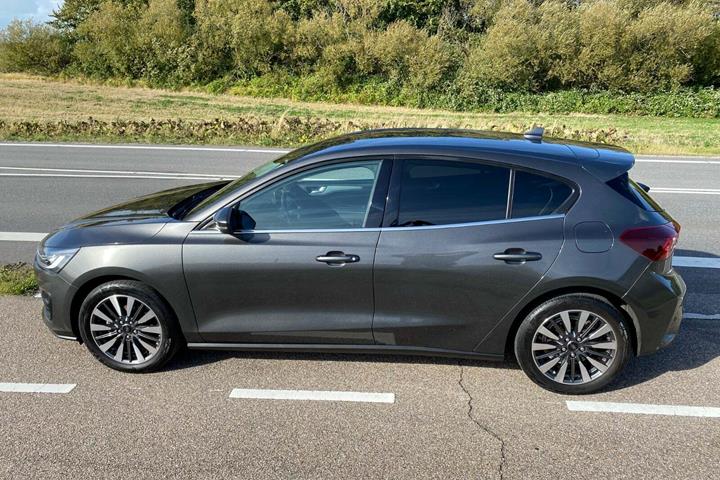 Grå Ford Focus fra 2022