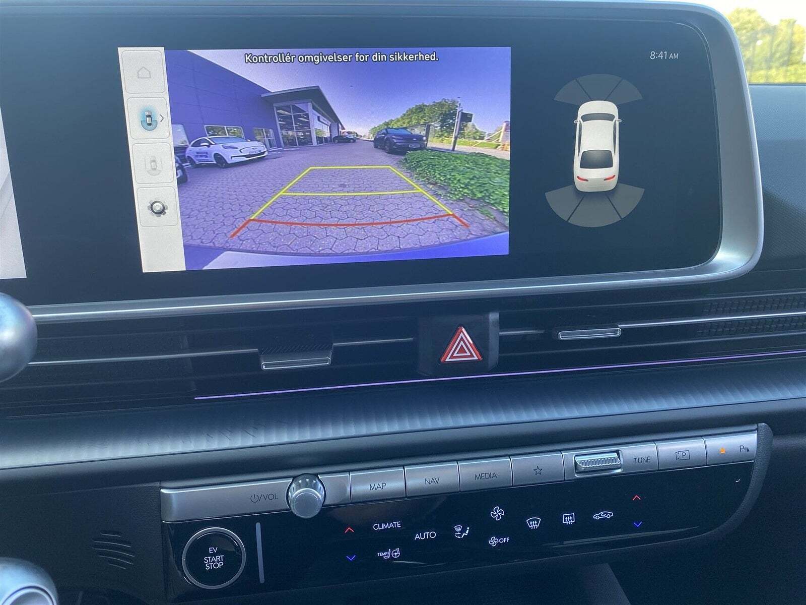 Grå Hyundai Ioniq 6 fra 2025 set indefra