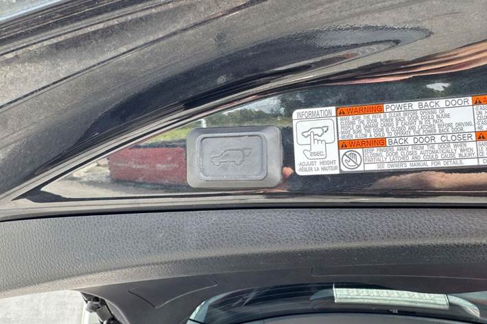 Grå Toyota RAV4 fra 2018