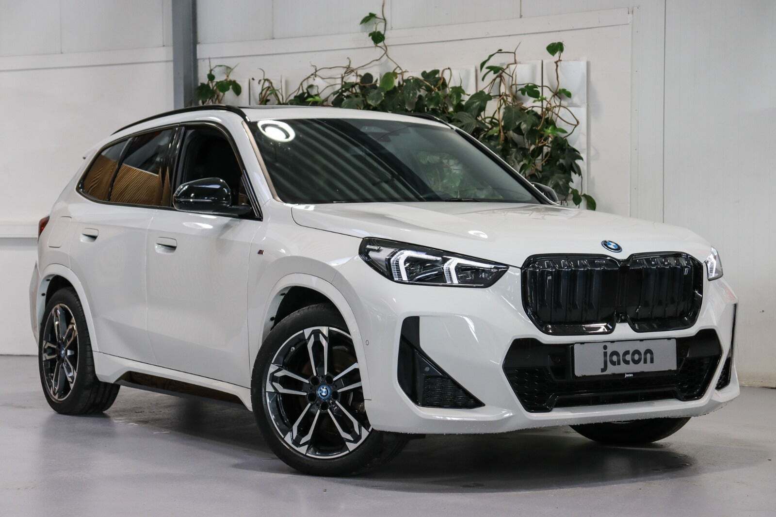 BMW iX1 xDrive30 Fully Charged M-Sport