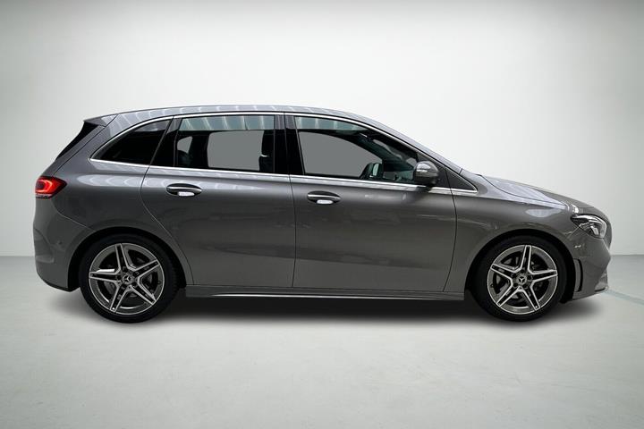 Grå Mercedes B200 fra 2020